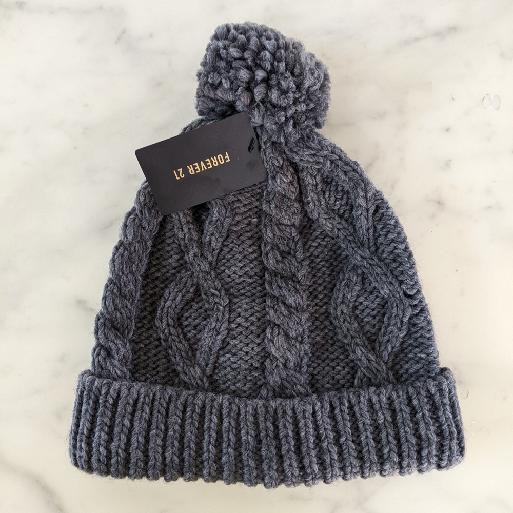 NWT. Forever 21 Gray Knit Beanie with Cable Pattern and Pom-Pom.